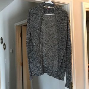 Element Cardigan B&W